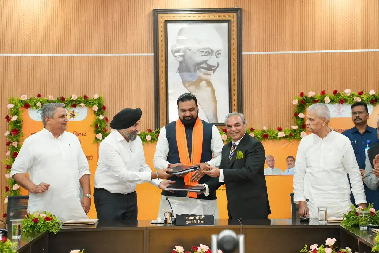 मुख्यमंत्री के समक्ष होटल अजातशत्रु विहार, राजगीर के संचालन हेतु एमओयू पर हुआ हस्ताक्षर