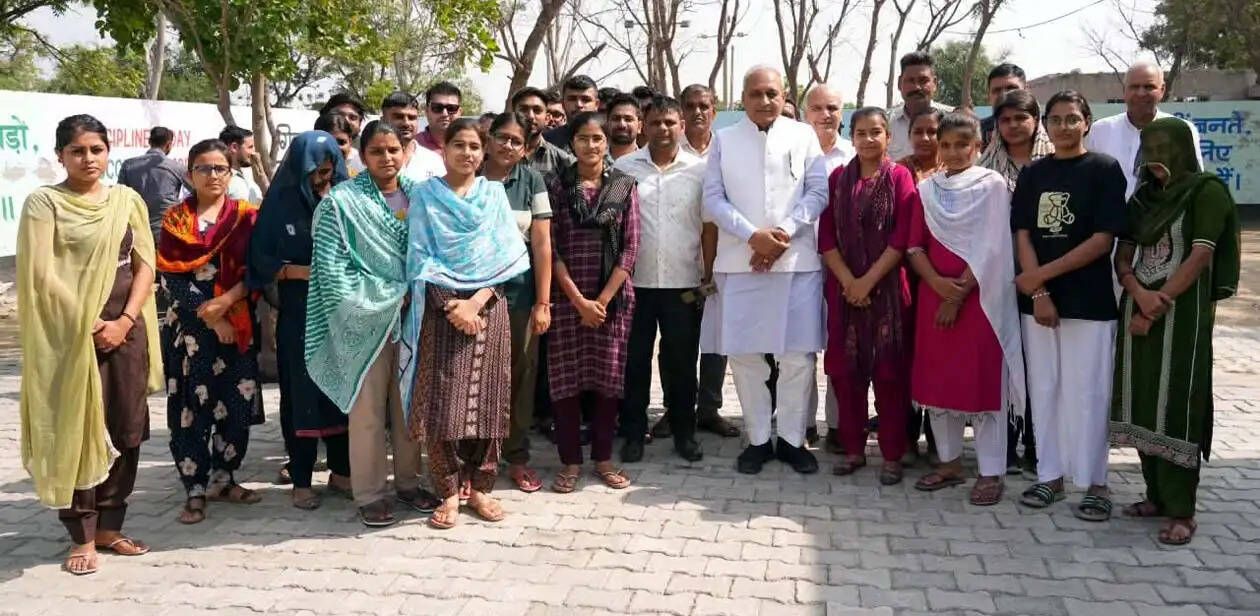 हिसार : मन की बात कार्यक्रम प्रधानमंत्री का देशवासियों से सीधे संवाद का माध्यम : रणबीर गंगवा