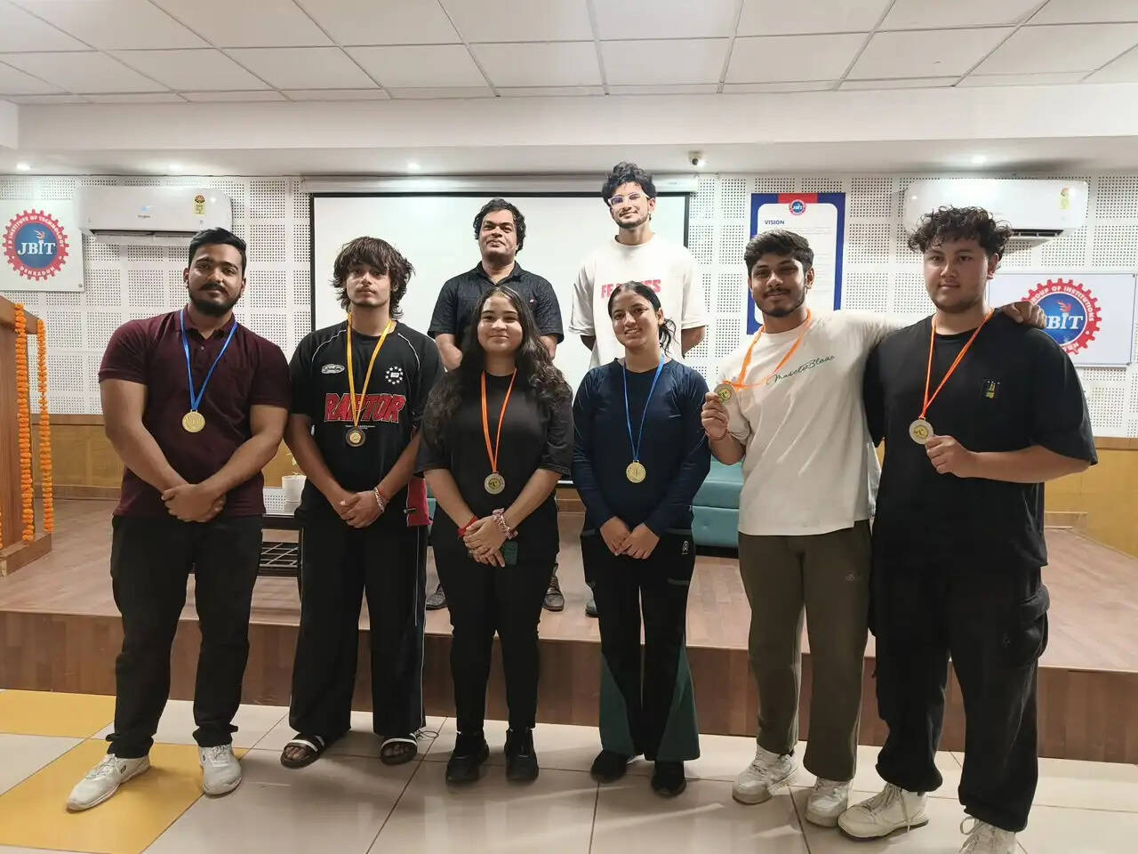 यूटीयू इंटरकॉलेजिएट पावर लिफ्टिंग टूर्नामेंट में टीएचडीसी-आईएचईटी को 6 मेडल