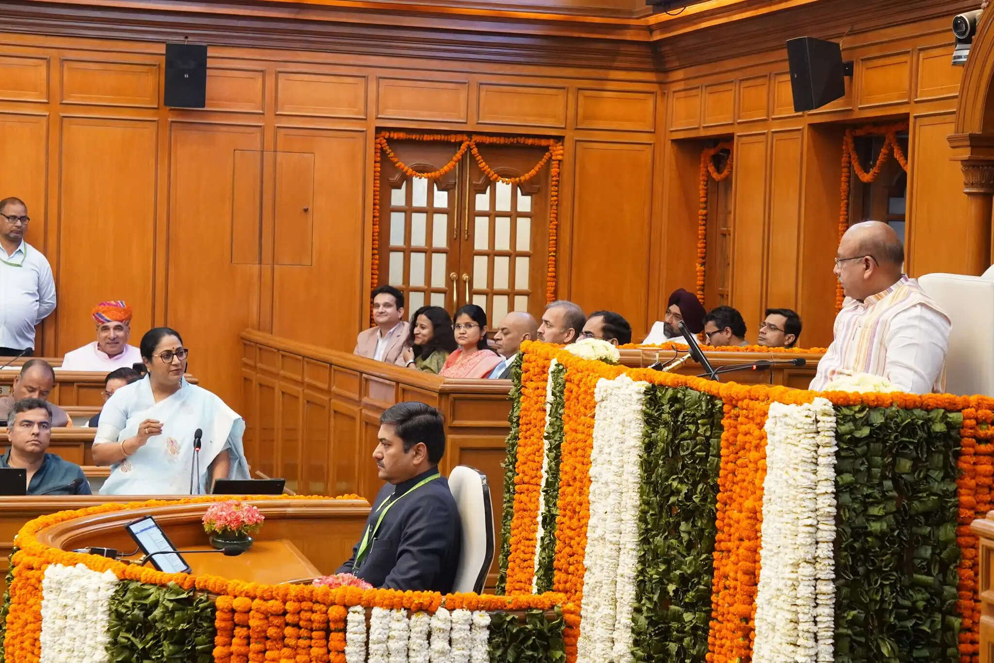 (संशोधित) दिल्ली सरकार ने पेश किया 1.03 लाख करोड़ का बजट