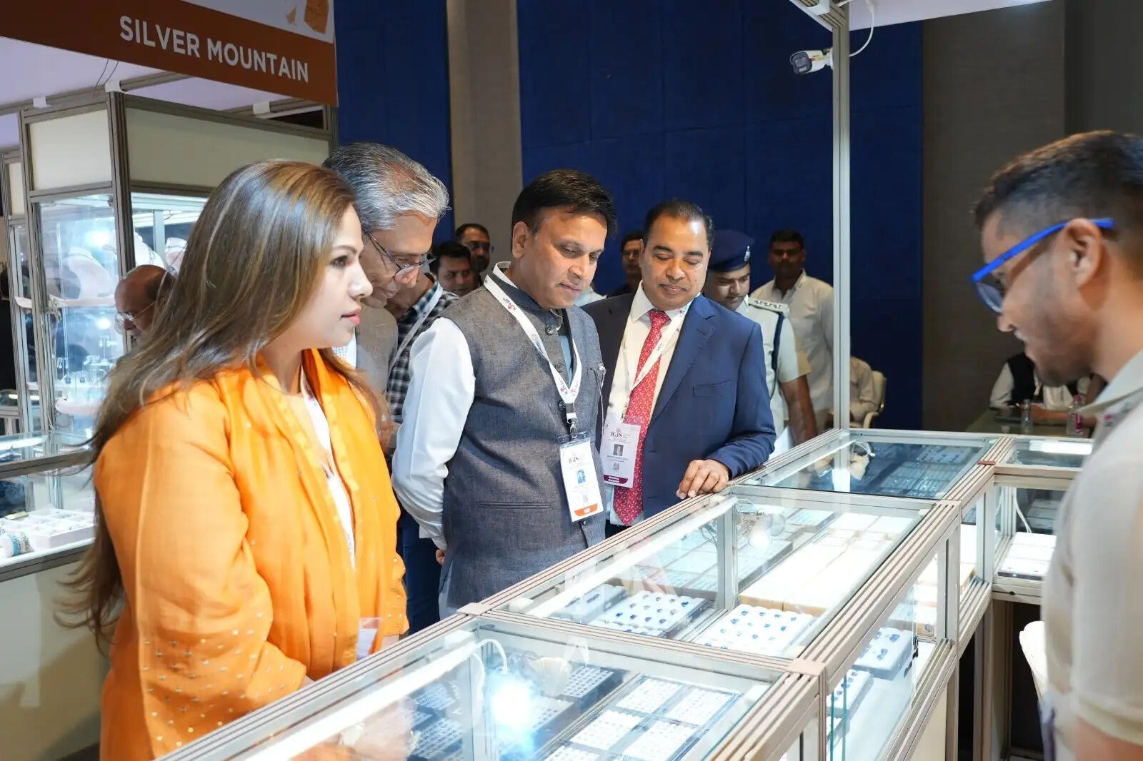 तीस देशों के 230 से अधिक अंतरराष्ट्रीय खरीदार आईजीजेएस पहुंचे