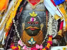 महाकाल की शरण में पहुंचीं भारतीय महिला&nbsp;क्रिकेटर&nbsp;यास्तिका भाटिया, परिवार संग भस्म आरती में शामिल&nbsp;हाेकर&nbsp;लिया आशीर्वाद