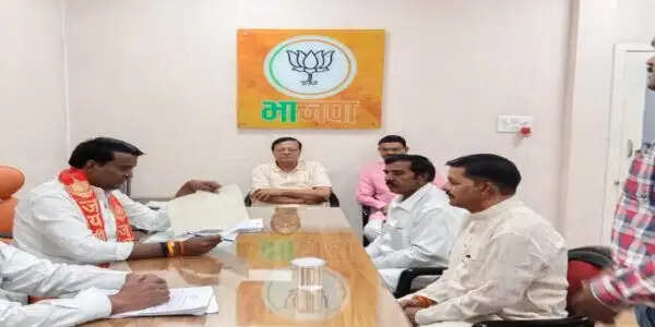 भाजपा प्रदेश कार्यालय में मंत्री दिलीप अहिरवार ने सुनीं जनसमस्याएं, कार्यकर्ताओं से किया सीधा संवाद
