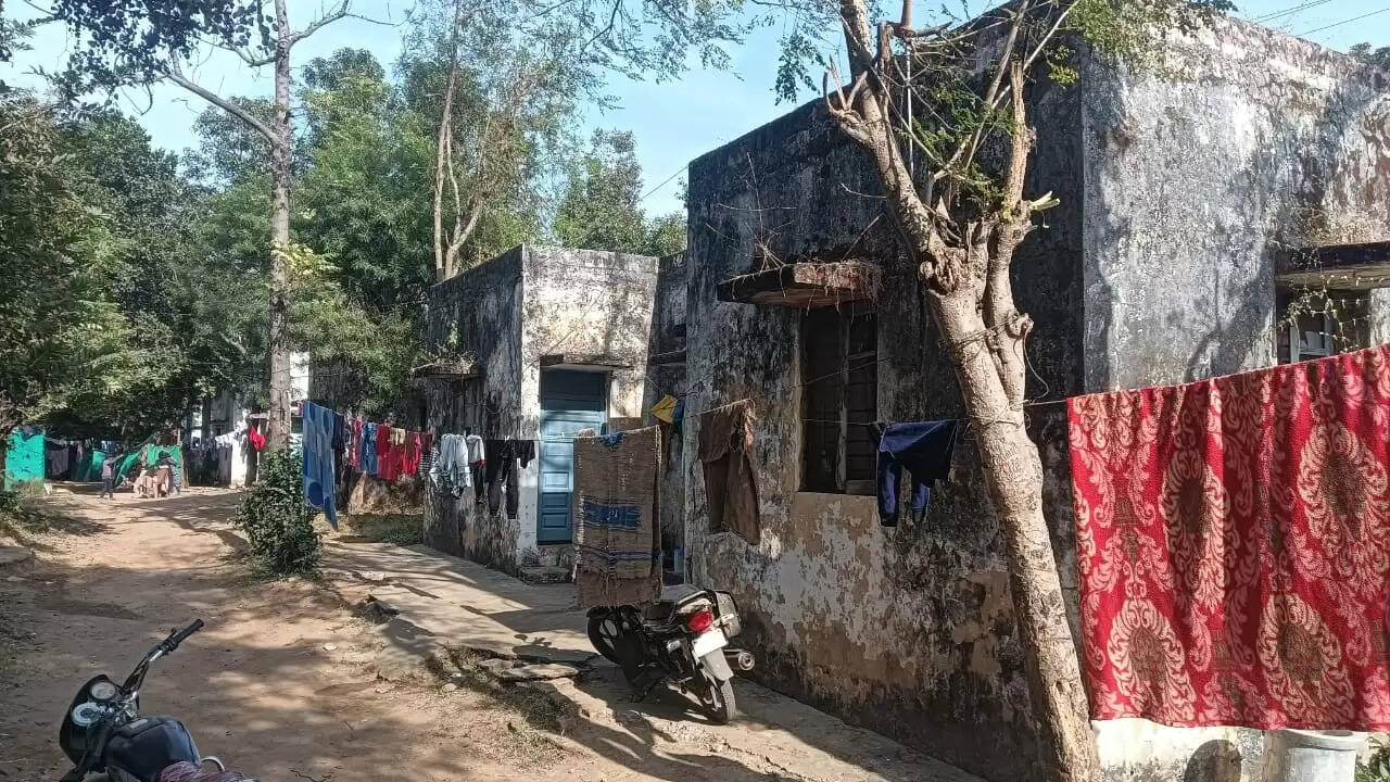 अनूपपुर: जिला मुख्यालय में पुलिसकर्मियों को आवास की अनुपलब्धता, 129 प्रतीक्षा में