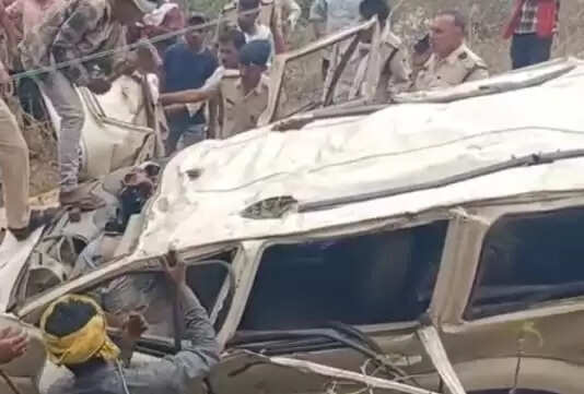 जबलपुर : तेज रफ्तार स्कॉर्पियो गिरी नहर में चार की मौत दो घायल