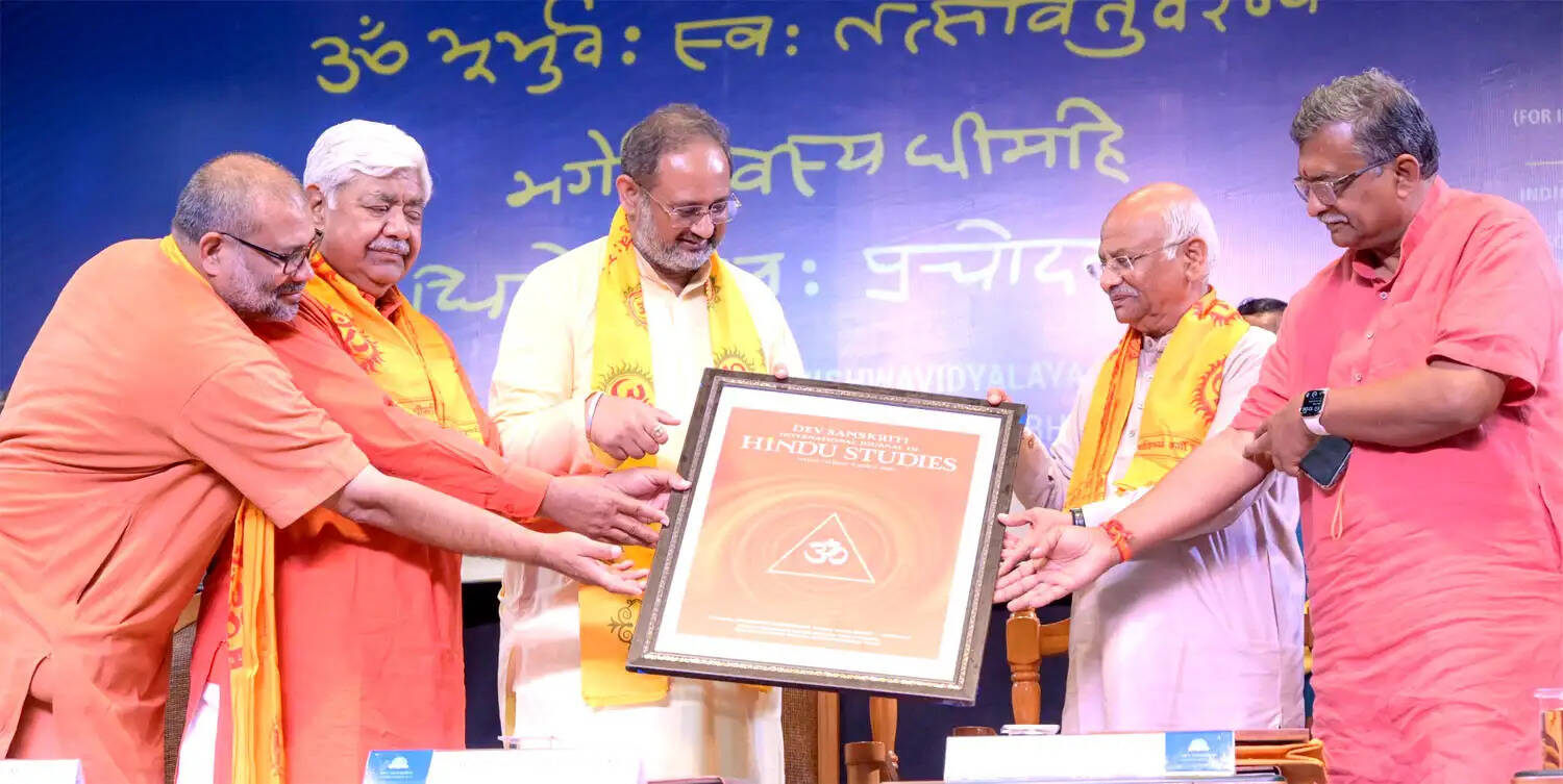 समाज की कुरीतियों का उन्मूलन शस्त्र से नहीं, प्रज्ञा से संभव : सुरेश सोनी