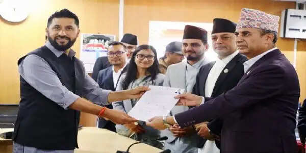 भारत से 100 रुपये से अधिक की खरीदारी पर कस्टम ड्यूटी मामले में वित्त मंत्री से सवाल-जवाब