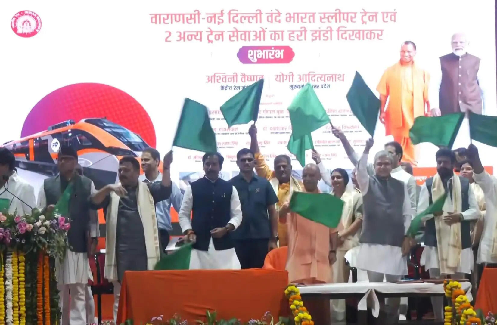 (अपडेट) वाराणसी से तीन ट्रेनों को हरी झंडी, रेलमंत्री बोले-प्रधानमंत्री ने बुलेट ट्रेन के 'नॉर्थ कॉरिडोर' को मंजूरी दी