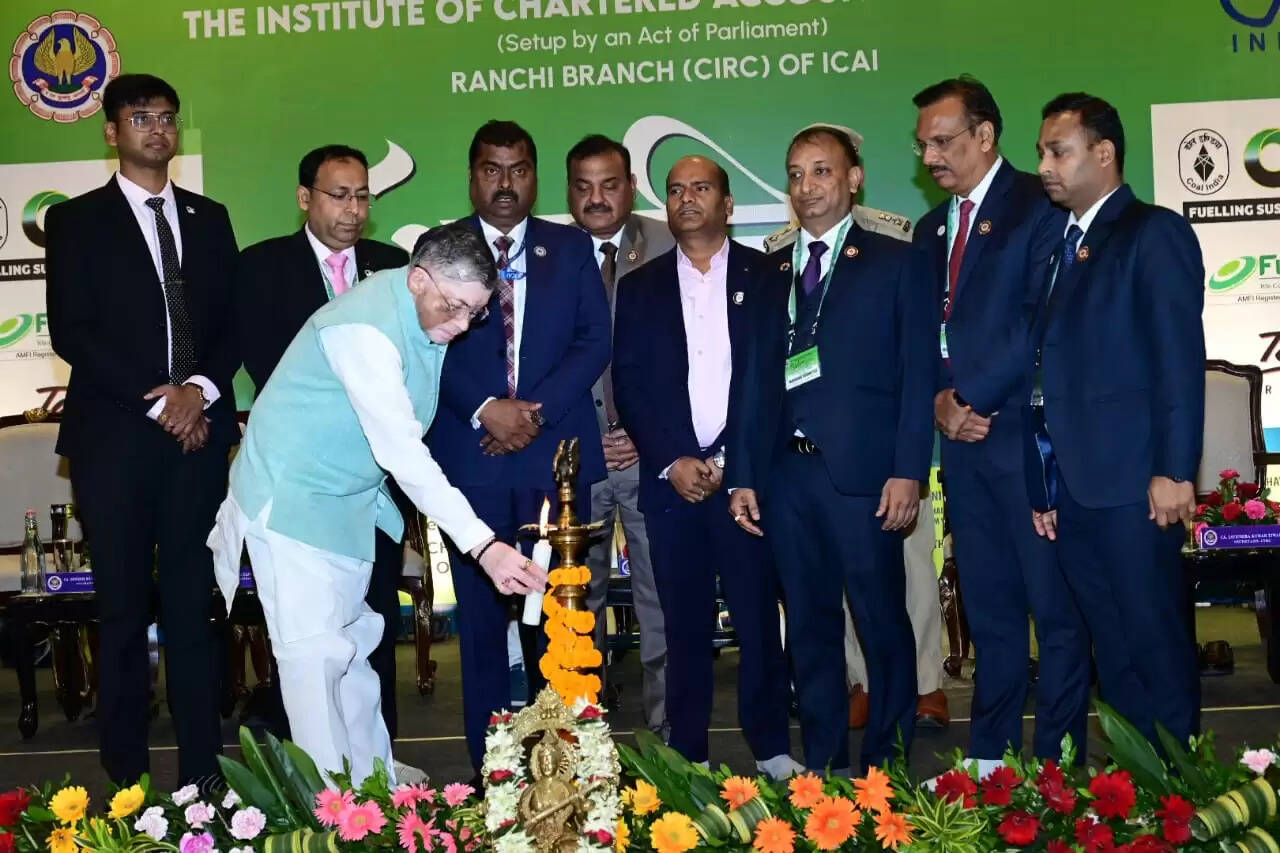 चार्टर्ड अकाउंटेंट्स राष्ट्र की वित्तीय रीढ़: राज्यपाल