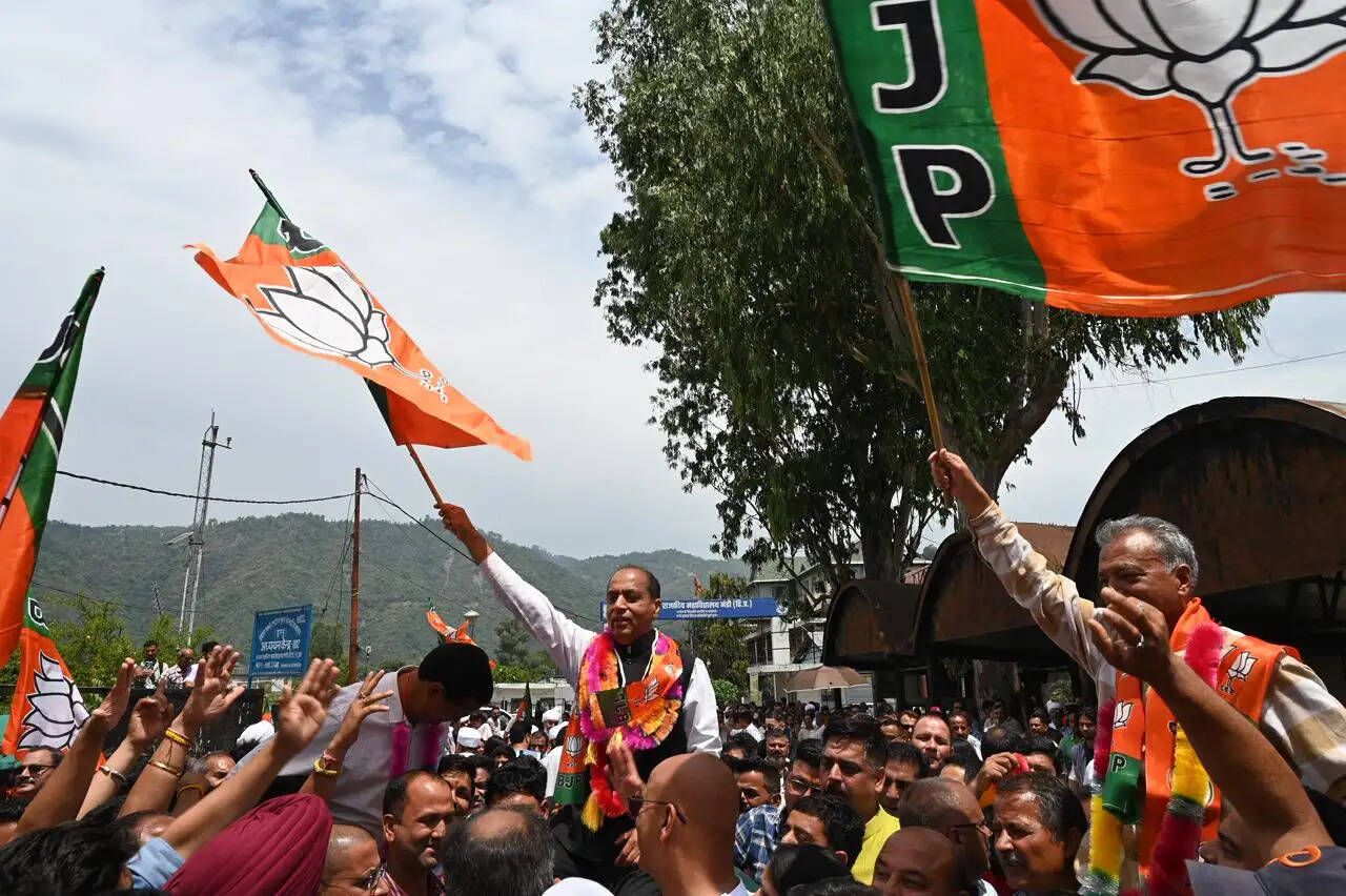 मंडी के किले पर भाजपा का भगवा परचम, मंडीवालों ने फिर दिखाया जयराम पर भरोसा
