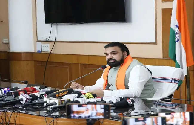 प्रधानमंत्री मोदी के 25 वर्षों के सार्वजनिक जीवन एवं निरंतर जनसेवा के लिये बिहार मंत्रिपरिषद ने दी शुभकामनाए