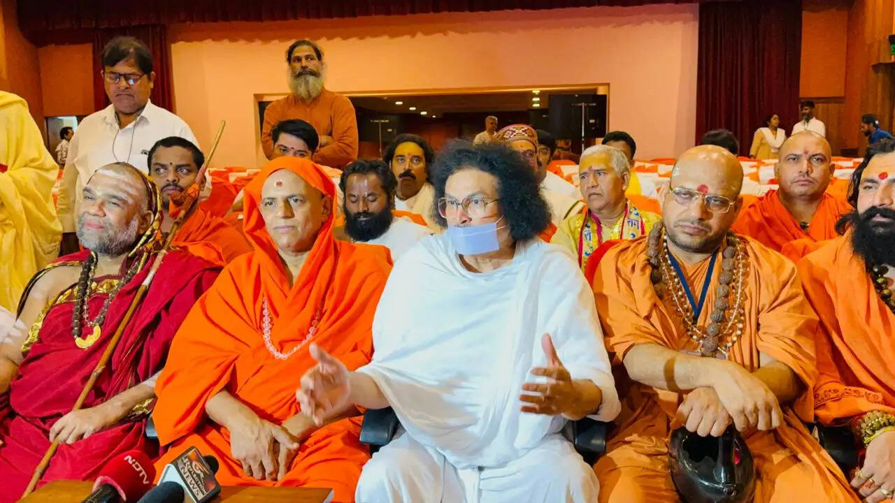 वसुधैव कुटुंबकम, अनेकता में एकता भारतीय संस्कृति की शक्तिः आचार्य लोकेश