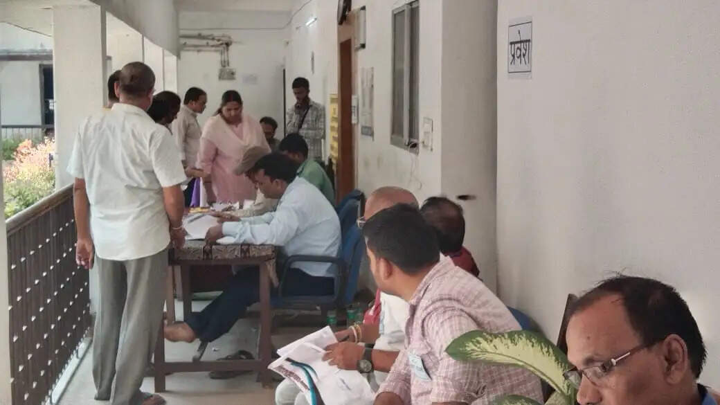 कोसी स्नातक निर्वाचन: सुपौल में शाम चार बजे तक 56.97 प्रतिशत मतदान, पुरुष मतदाता आगे