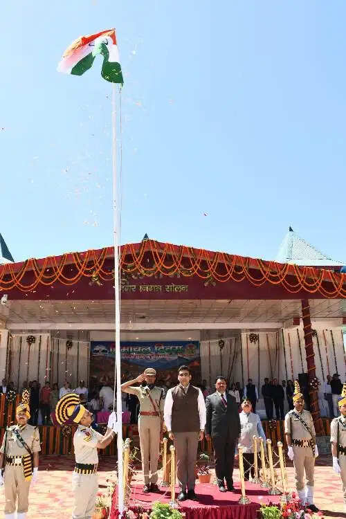 सोलन में ज़िला स्तरीय हिमाचल दिवस हर्षोंल्लास के साथ आयोजित