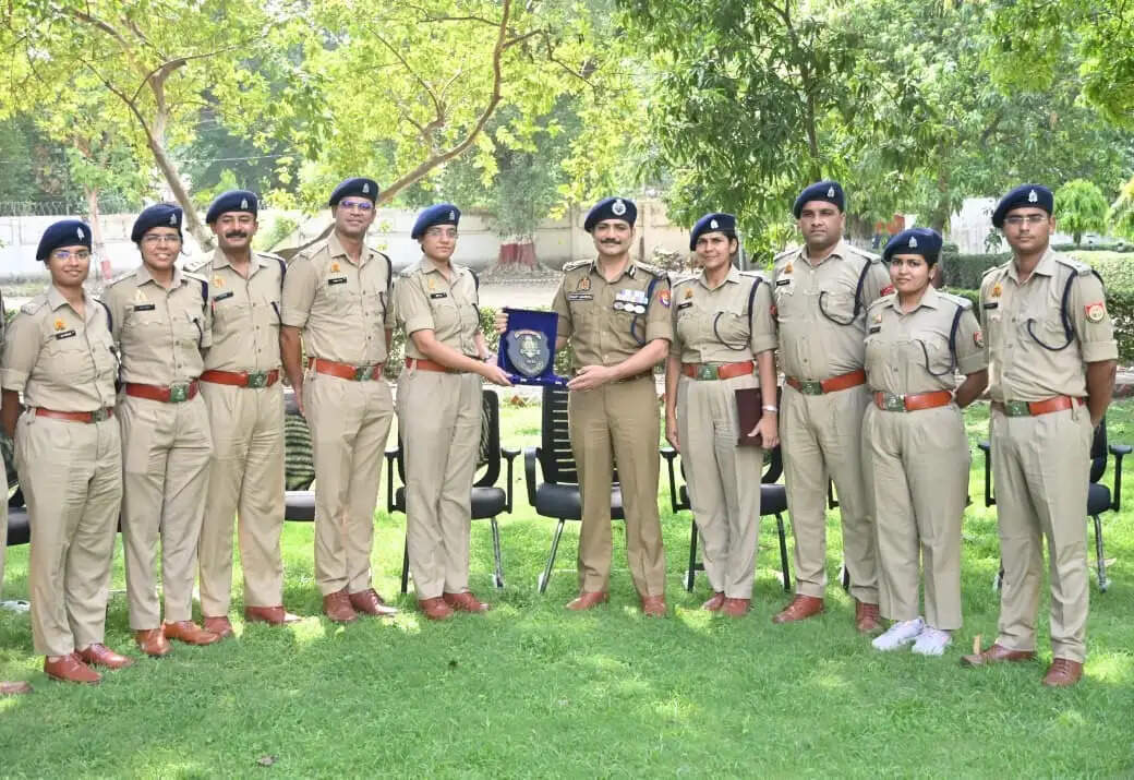 ग्यारह डीएसपी प्रशिक्षु अधिकारियों ने पुलिस आयुक्त से की शिष्टाचार भेंट