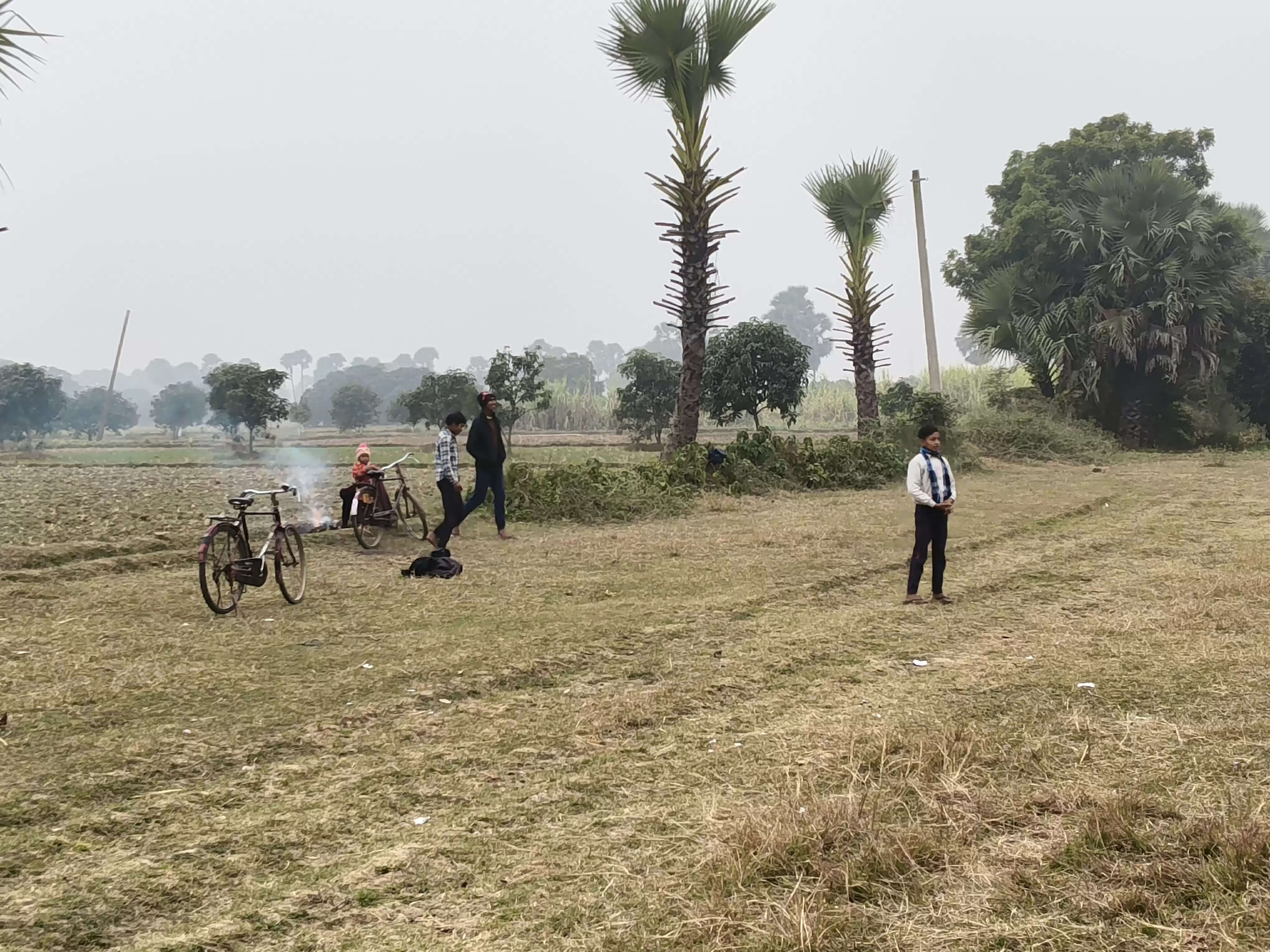 तापमान गिरने से बढ़ी कनकनी