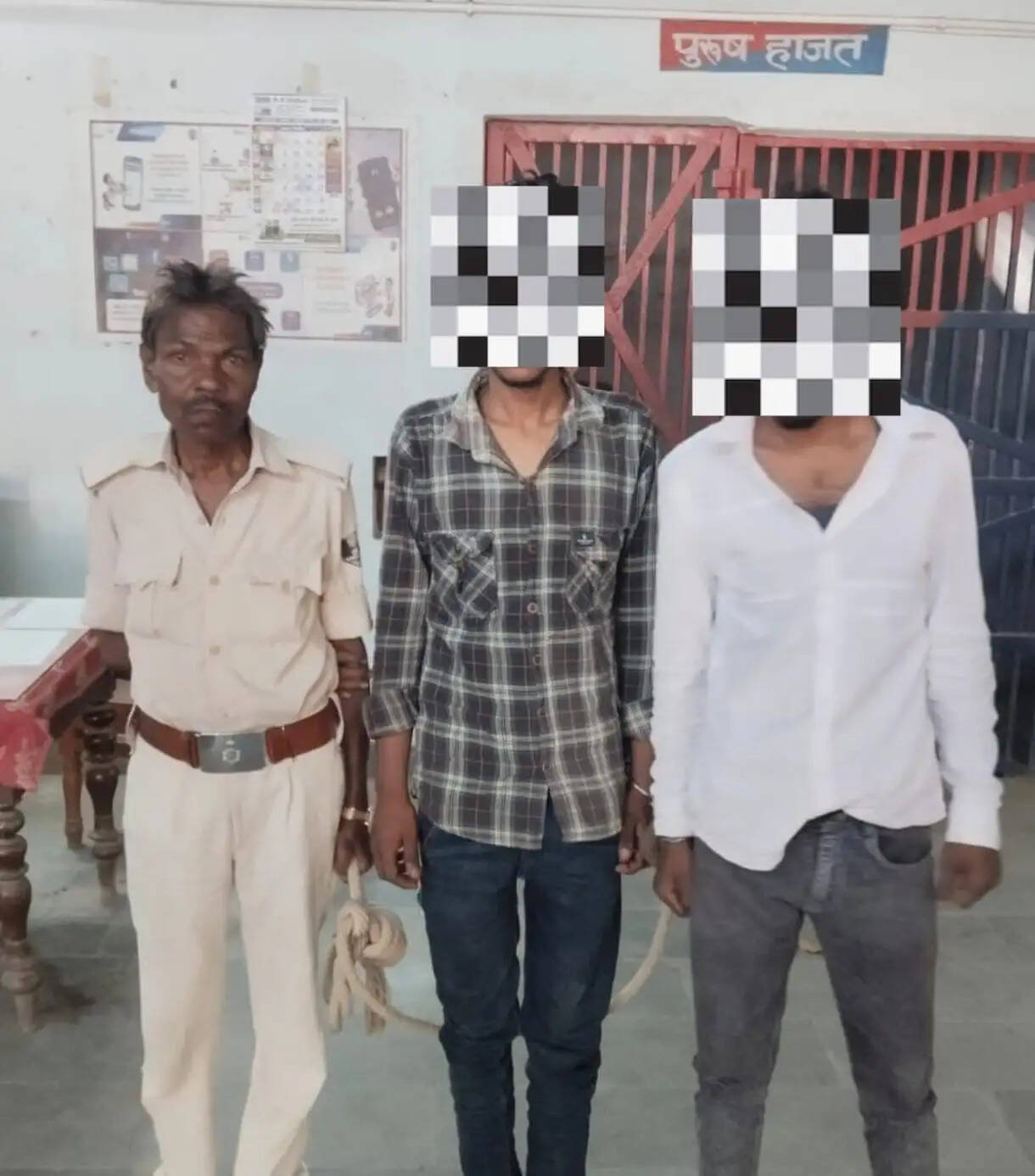 त्रिवेणीगंज में हत्या के मामले में दो आरोपी गिरफ्तार, मोबाइल और बाइक बरामद