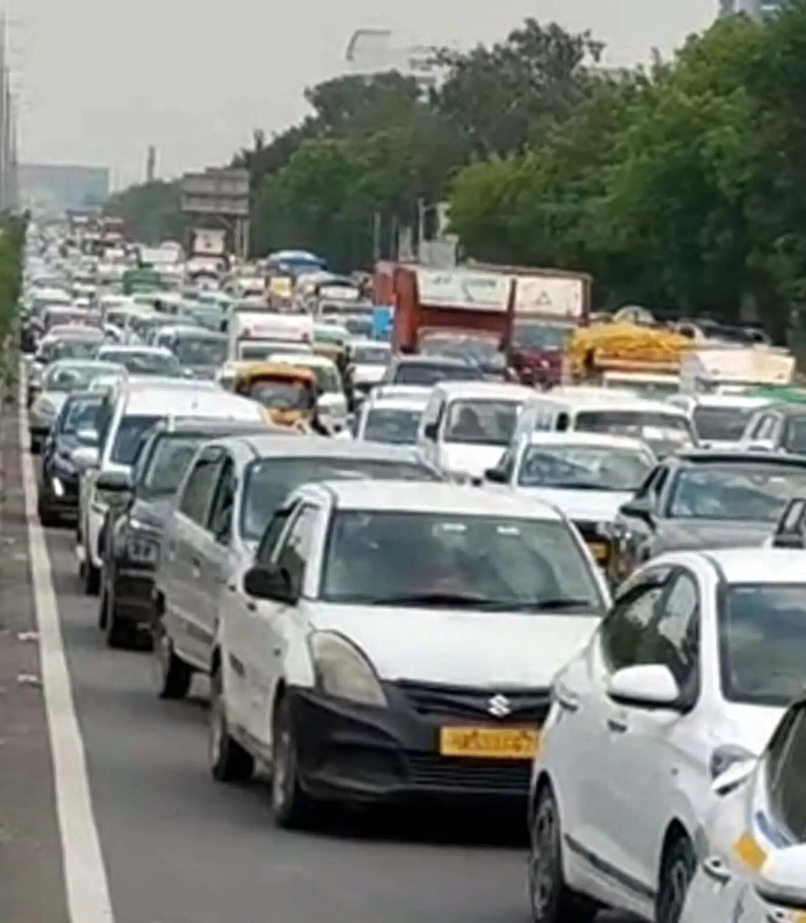 गुरुग्राम: जयपुर हाईवे पर से लगा जाम, लोग रहे परेशान