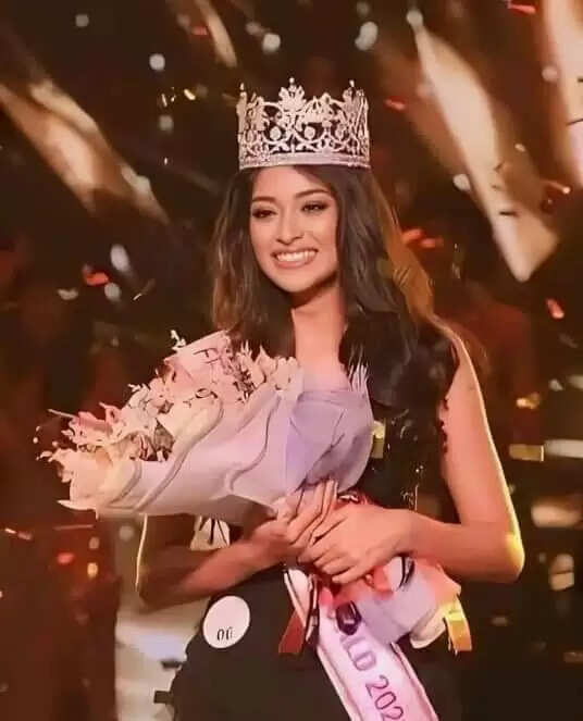 चंडीगढ़ की दिव्या नेहरा बनी मिस वोगस्टार इंडिया