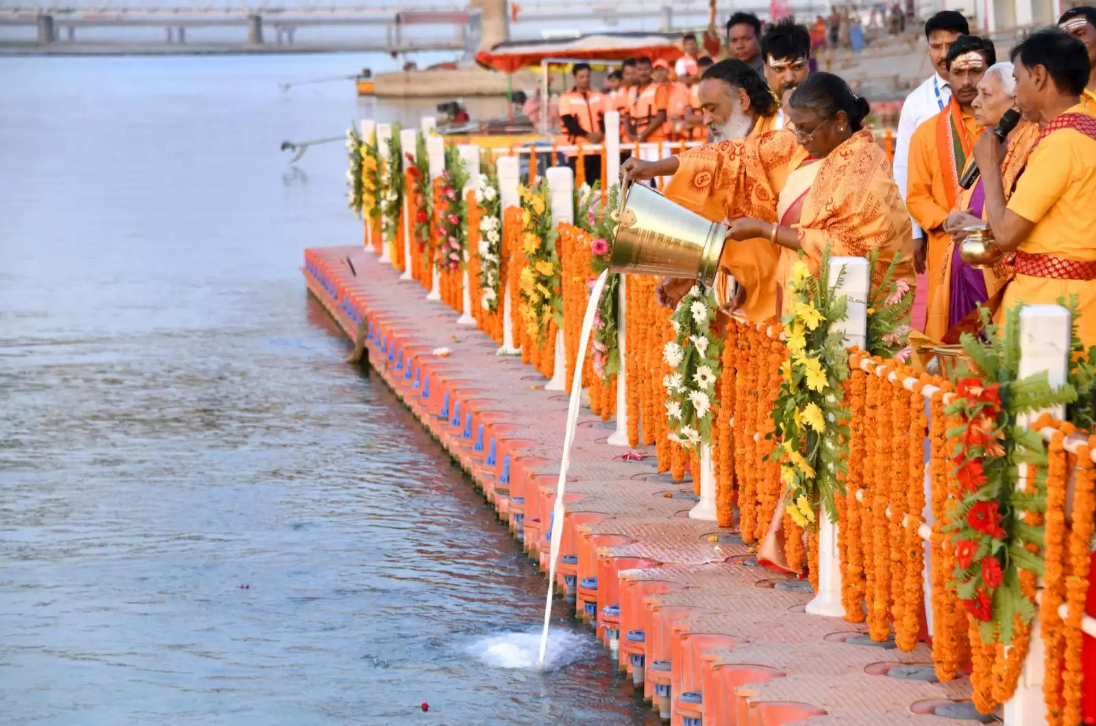 श्री राम जन्मभूमि मन्दिर में रामलला के दर पर पहुंचीं राष्ट्रपति द्रौपदी मुर्मू