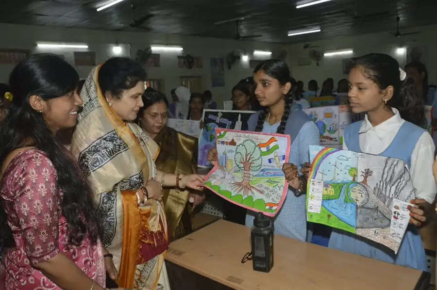 नई पीढ़ी में देशभक्ति और आत्मविश्वास बढ़ाना ही सेवा संकल्प का मुख्य उद्देश्य : राज्यमंत्री कृष्णा गौर