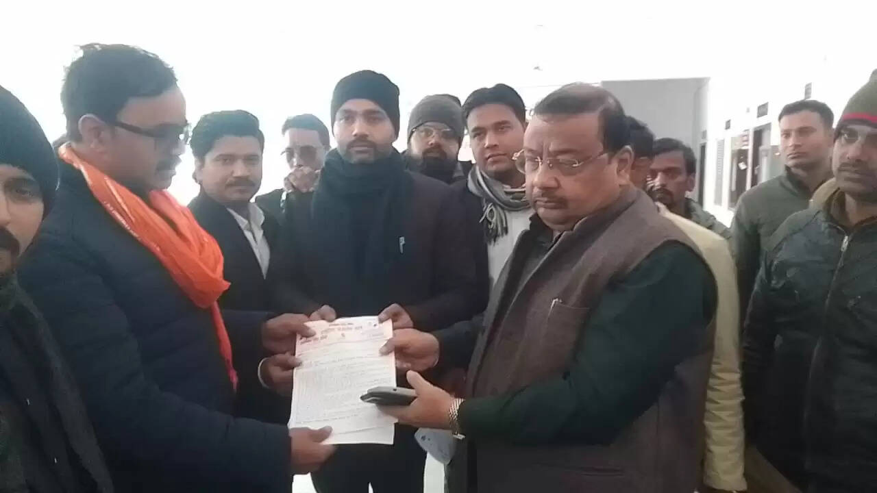 राष्ट्रीय बजरंगदल दल ने बांग्लादेश के खिलाफ प्रदर्शन कर साैंपा ज्ञापन