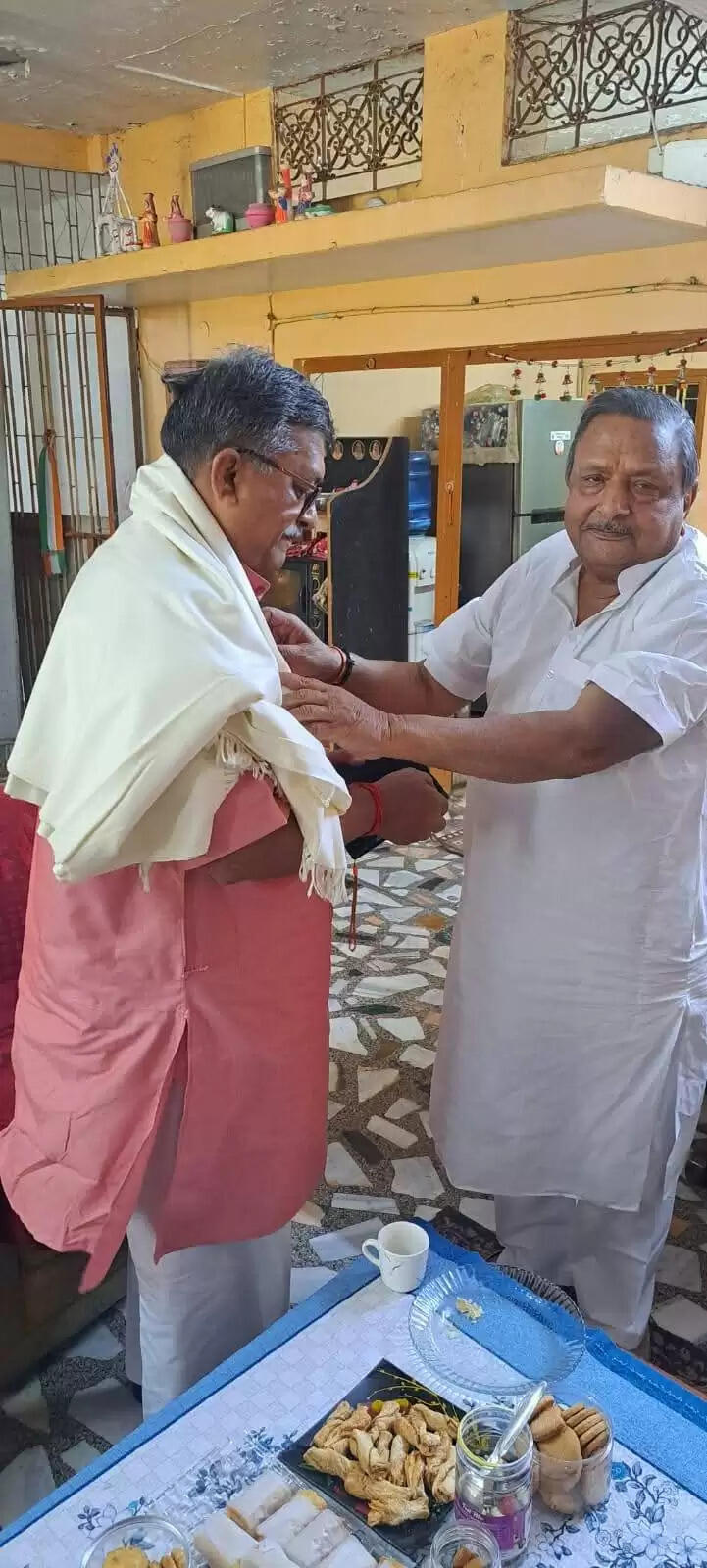 मिलिंद परांडे पहुंचे लखनऊ,लविवि में अध्यापकों के साथ करेंगे बैठक