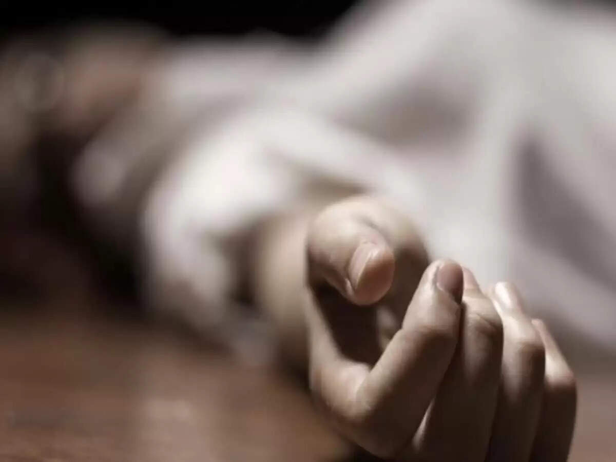 खाना बनाते समय किचन में फिसल कर गिरने से व्यक्ति की मौत