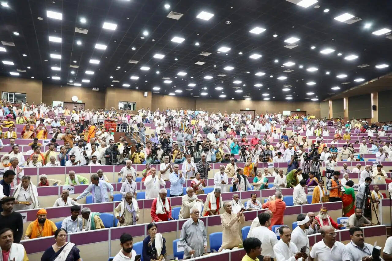 भाजपा का ‘संविधान हत्या दिवस’ कार्यक्रम, जेपी सेनानियों का हुआ सम्मान