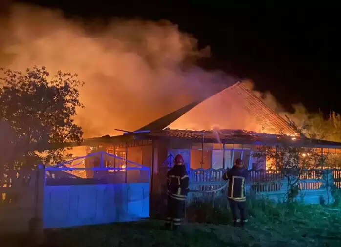 यूक्रेन और रूस ने पूरी रात एक-दूसरे के क्षेत्रों में दागे ड्रोन