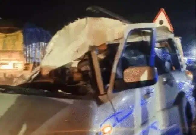 मप्र-राजस्थान की सीमा पर कंटेनर से टकराई तेज रफ्तार स्कॉर्पियो, उज्जैन के चार युवकों की मौत