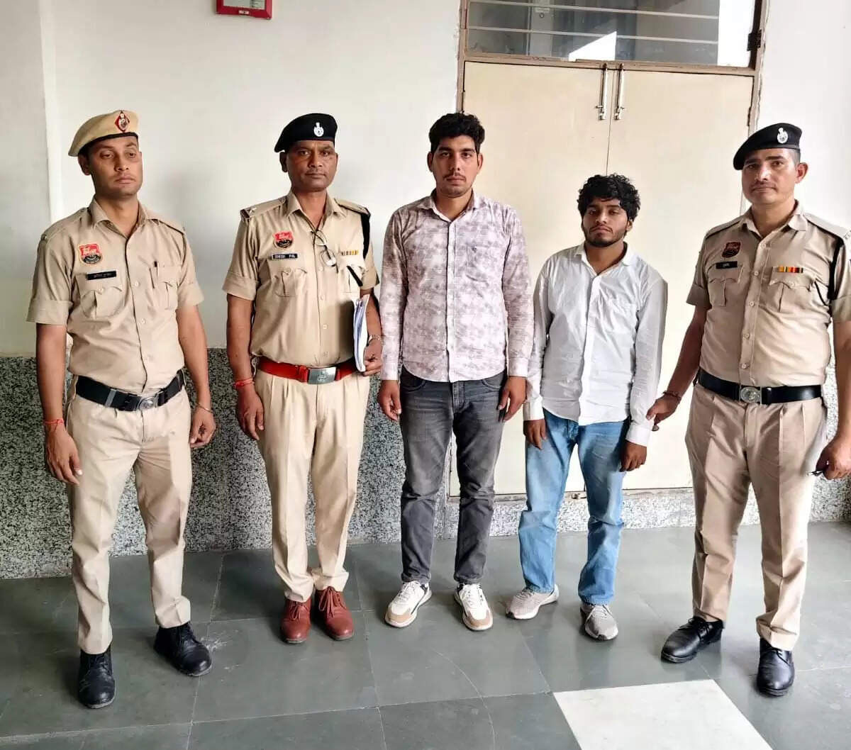 फरीदाबाद : दूसरे की जगह परीक्षा दे रहा युवक गिरफ्तार