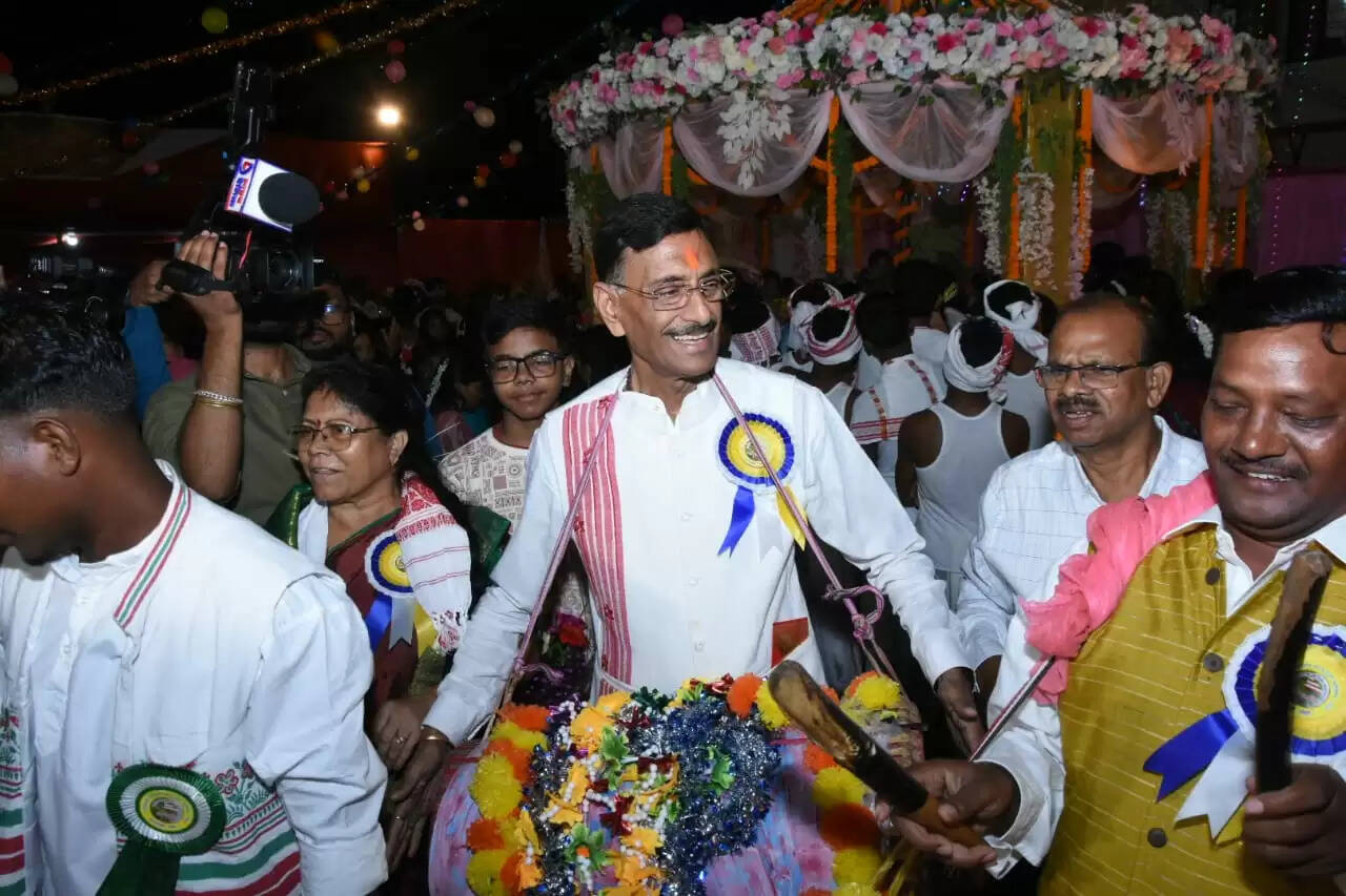 चडरी सरना समिति ने करम पूजा पर्व धूमधाम से मनाया, केंद्रीय रक्षा राज्य मंत्री हुए शामिल