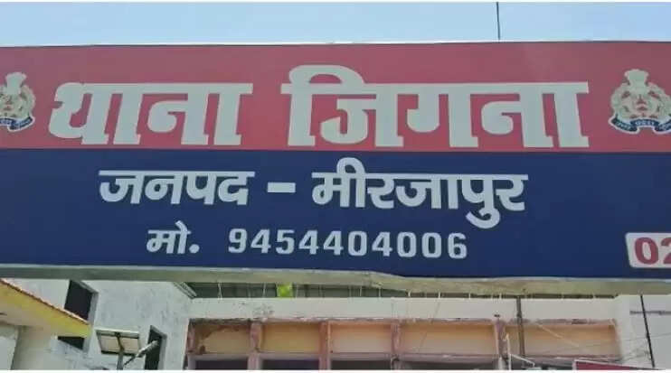 संदिग्ध परिस्थितियों में अधेड़ ने लगाई फांसी