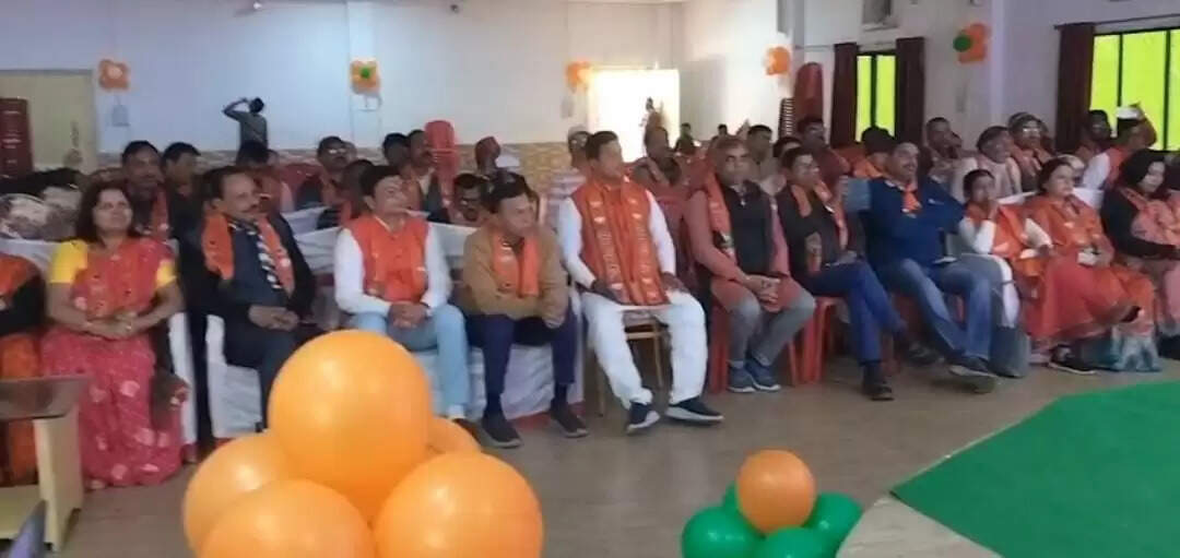 नितिन नवीन के भाजपा के राष्ट्रीय अध्यक्ष बनने पर कार्यकर्ताओं ने मनाया जश्न