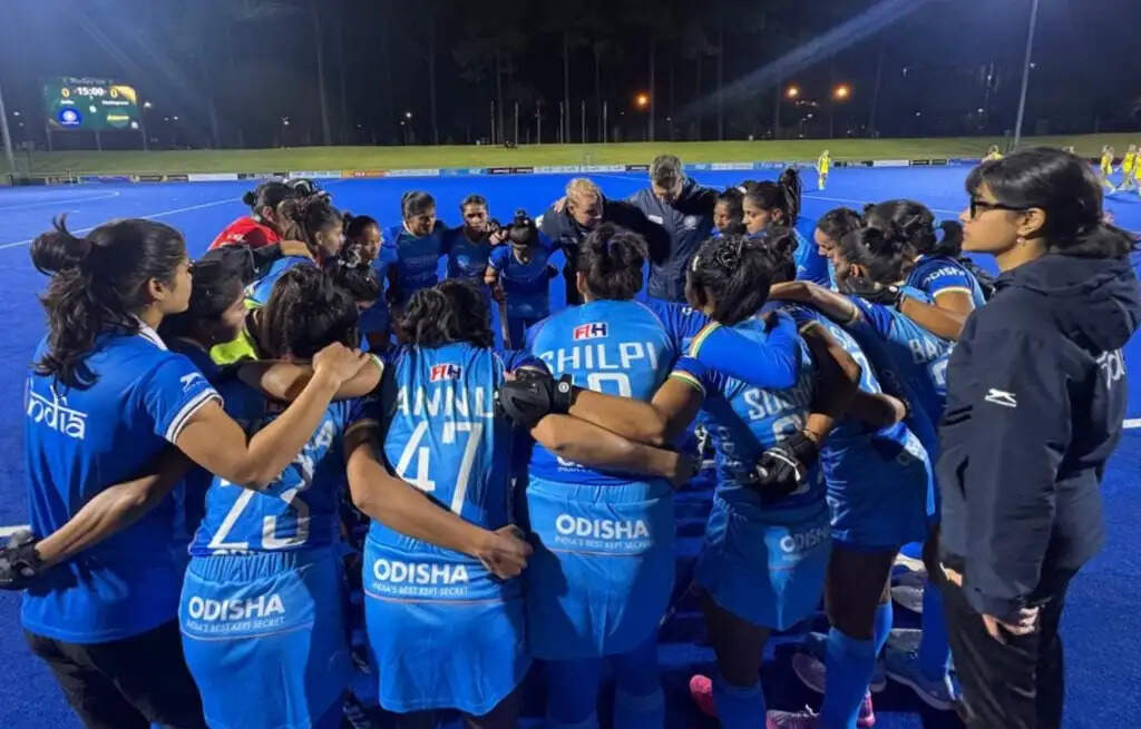 ऑस्ट्रेलियाई महिला हॉकी टीम ने रोमांचक मुकाबले में भारत को 2-1 से हराया