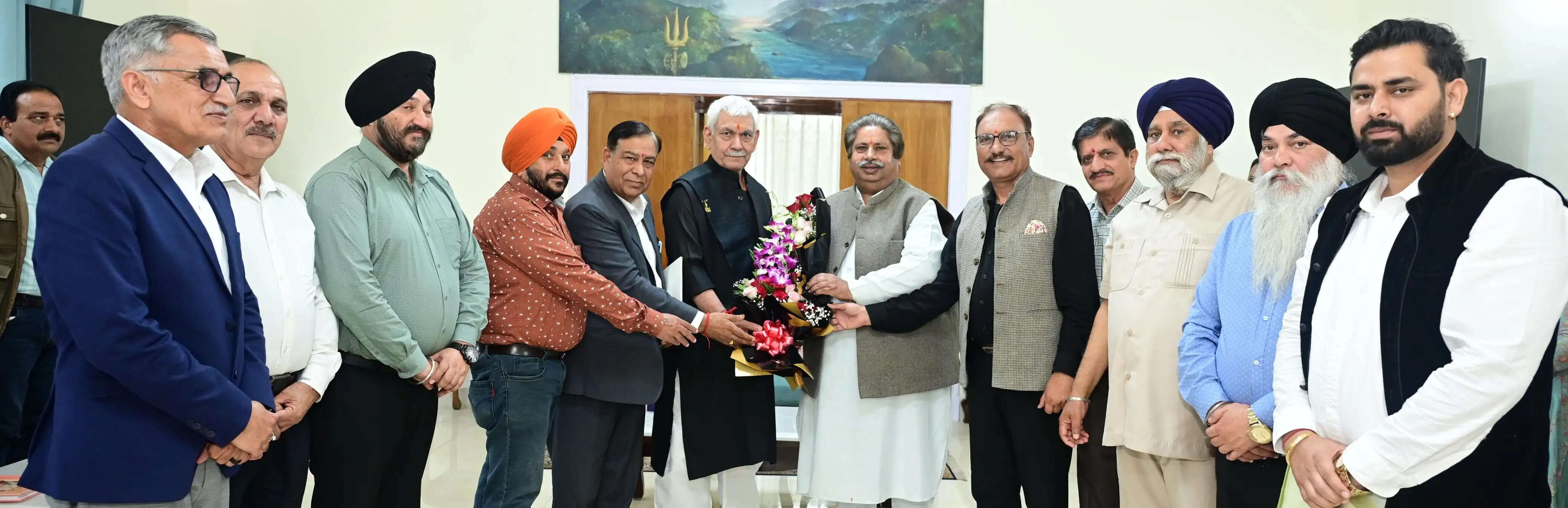 जेकेपीसीसी प्रतिनिधिमंडल ने एलजी मनोज सिन्हा से मुलाकात कर उठाए अहम मुद्दे