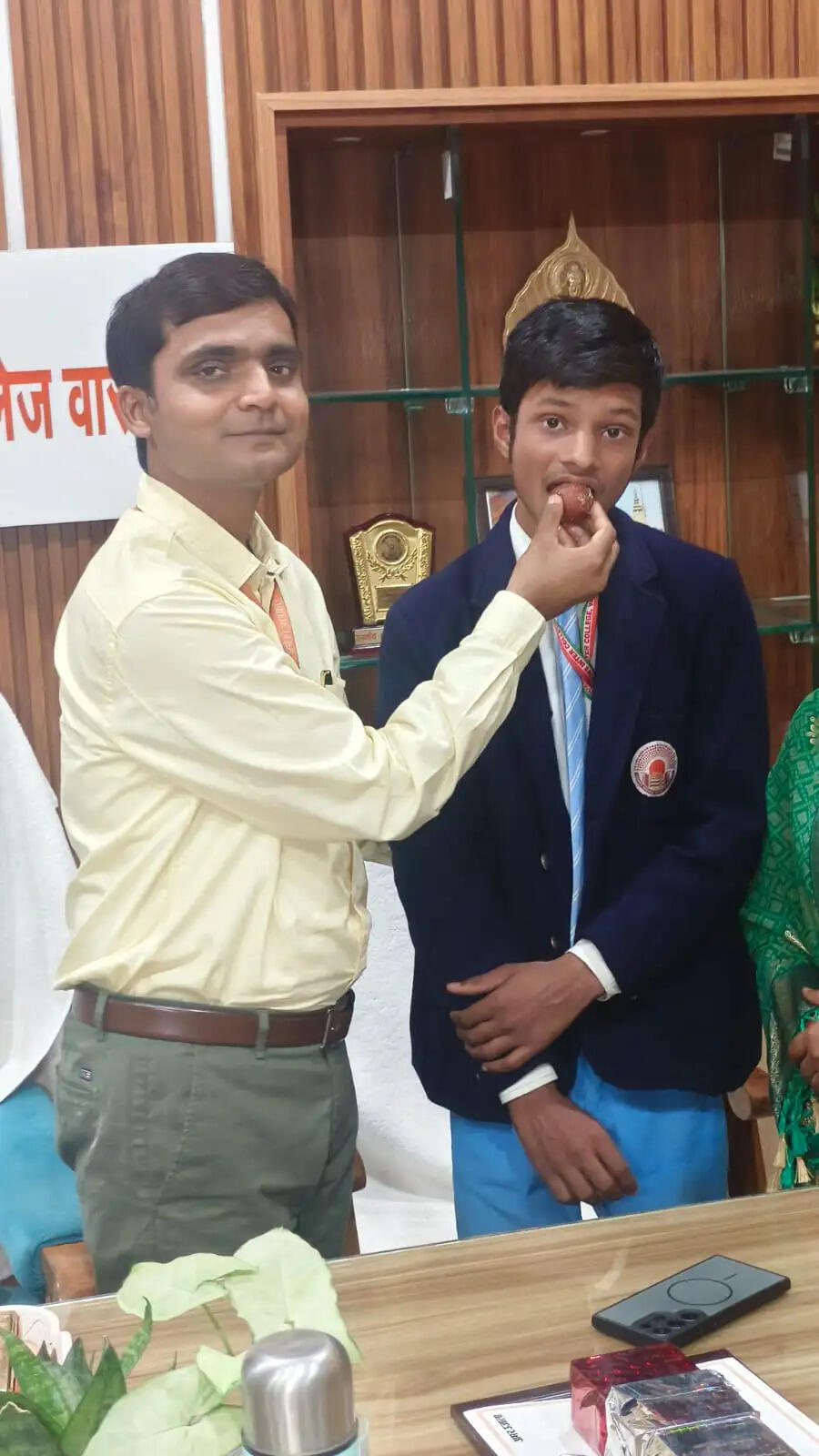 यूपी बोर्ड हाईस्कूल परीक्षा में राजकीय क्वींस कालेज के सूर्यदीप प्रजापति वाराणसी टॉपर