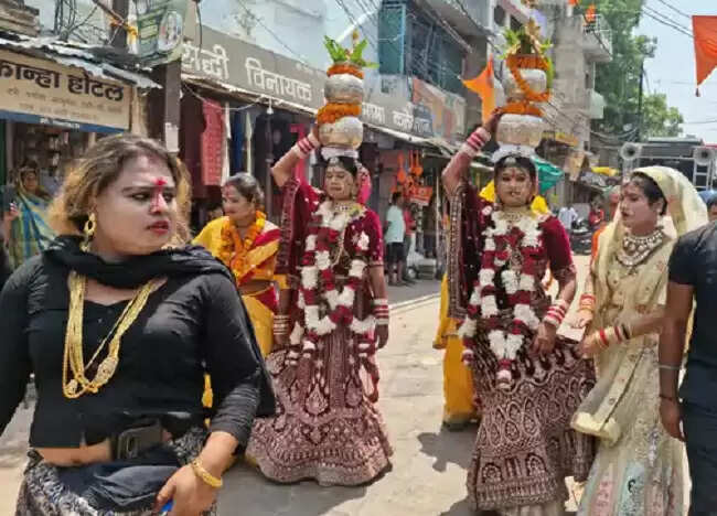 मप्र के पन्ना में किन्नर समाज का राष्ट्रीय सम्मेलन, निकाली भव्य कलश यात्रा