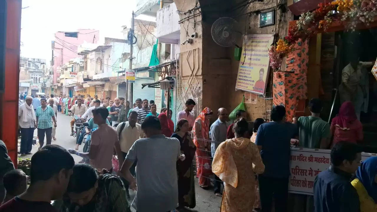 सावन के दूसरे सोमवार को डाक कावड़ियों की मंदिरों में रही धूम, हरिद्वार के लिए हुए रवाना