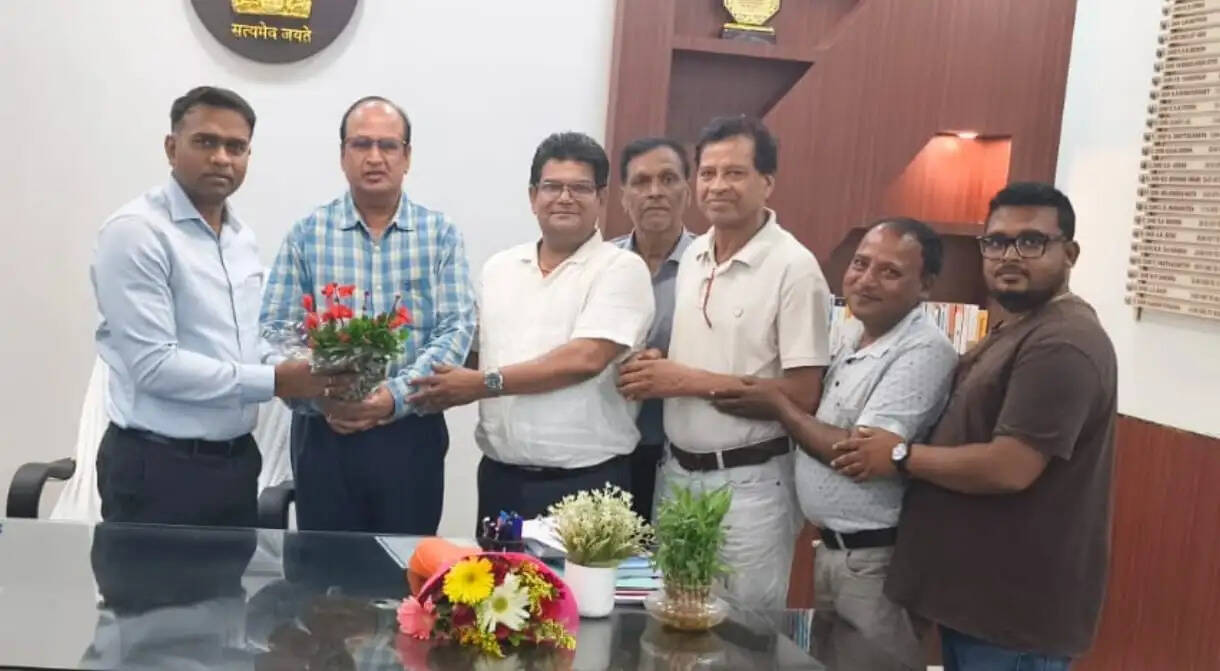 जनसमस्याओं को लेकर सीईओ से मिला प्रतिनिधिमंडल