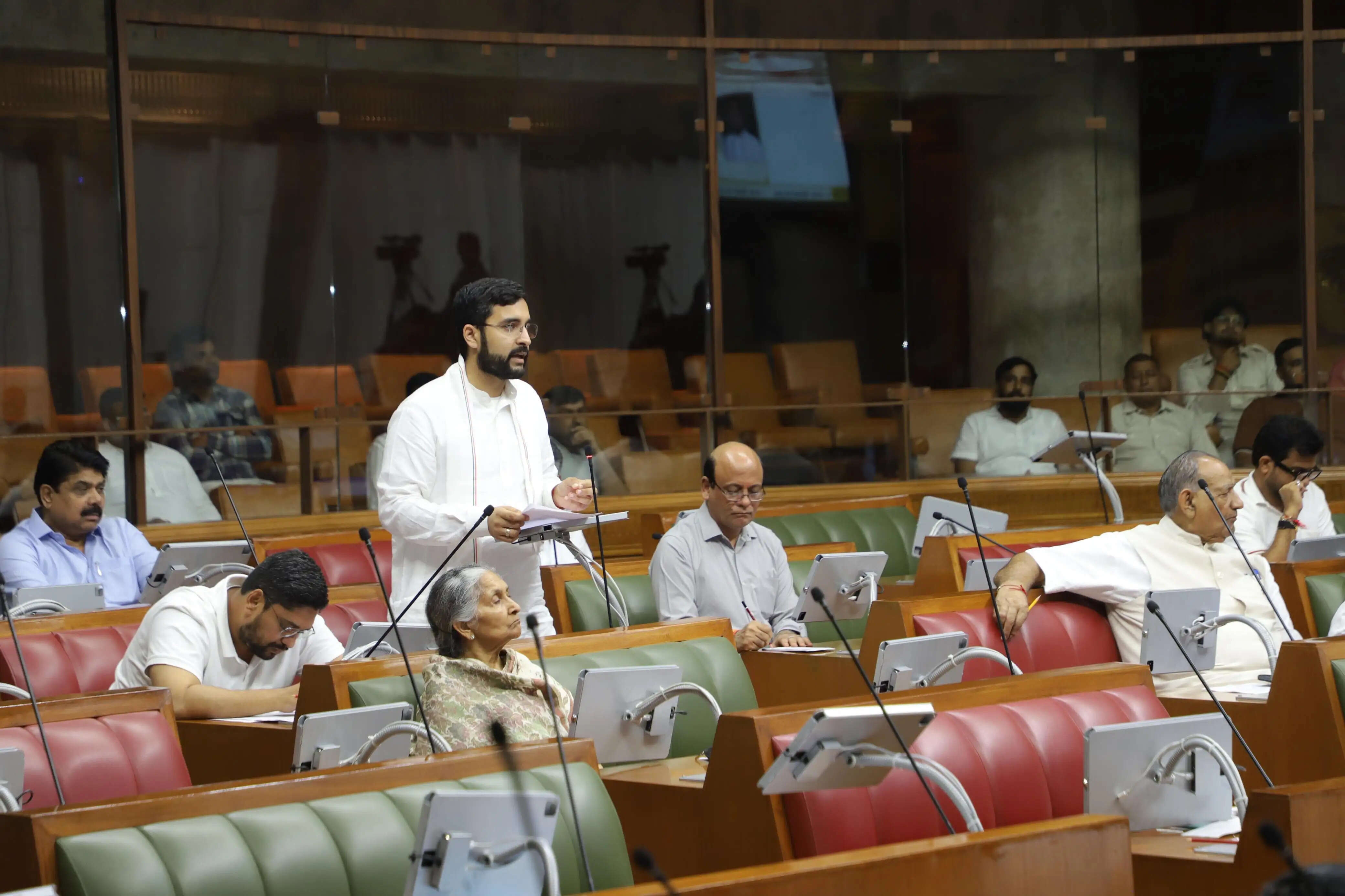 कैथल: सफाई कर्मचारियों की हड़ताल पर विधानसभा में गरजे आदित्य सुरजेवाला