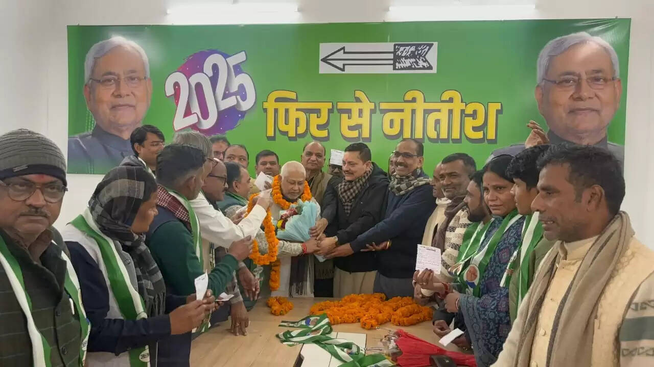 संजय कुमार सिंह ने कई साथियों का जदयू सदस्यता नवीनीकरण कराया