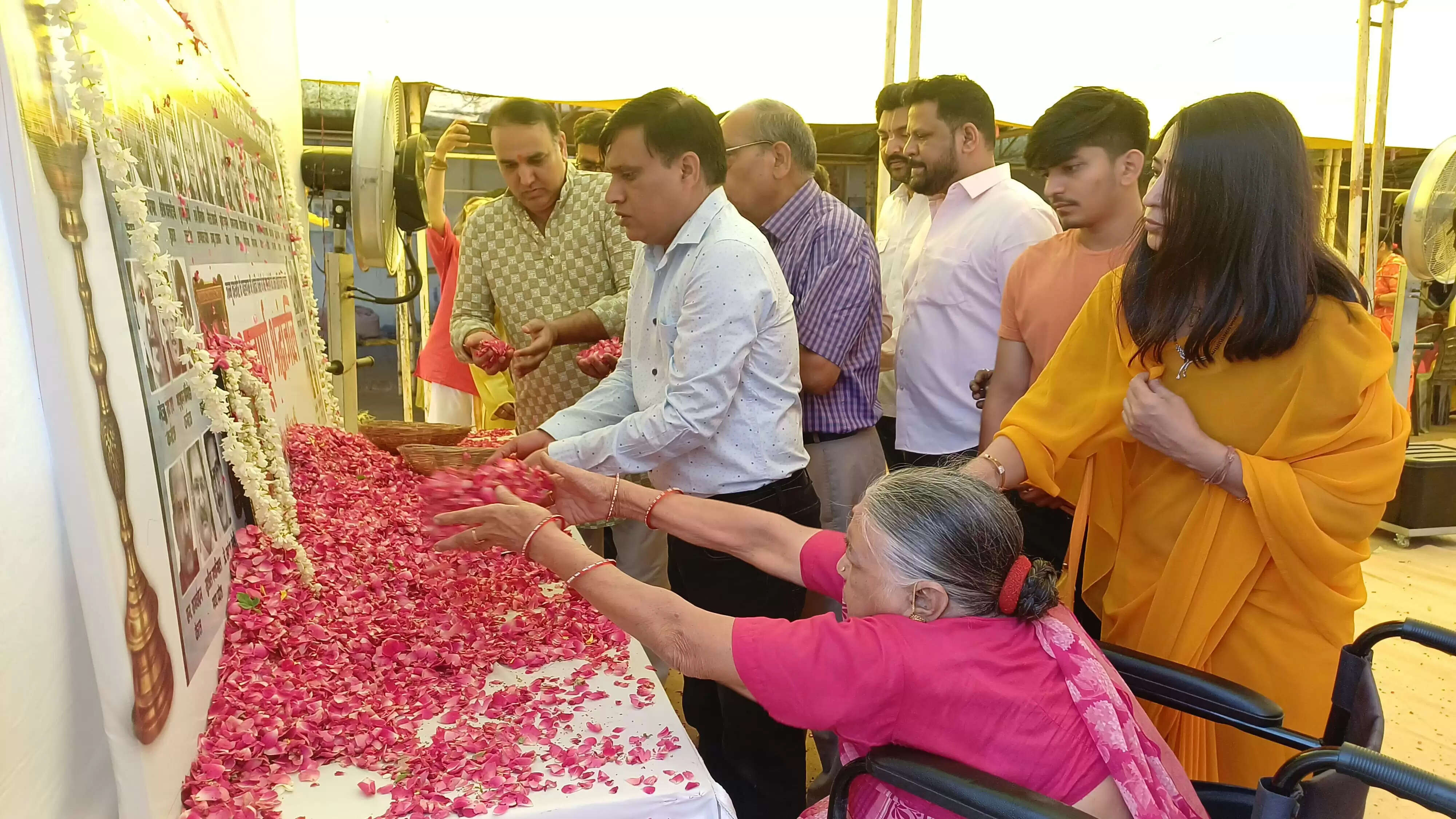 गोविन्द देव जी मंदिर में ग्वाल से शयन झांकी तक करीब 25 हजार लोगों ने दी श्रद्धांजलि