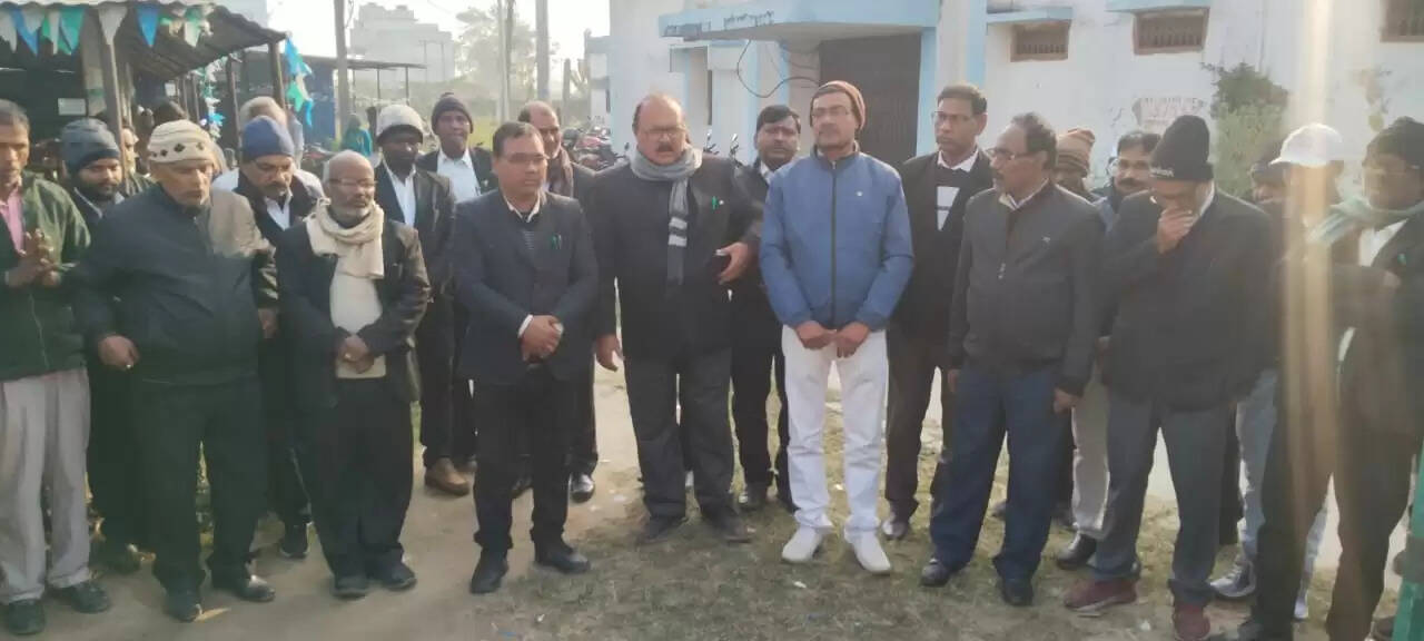 वरीय अधिवक्ता के लिपिक के निधन पर शोकसभा आयोजित