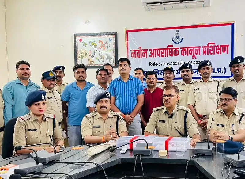 अलीराजपुरः ज्वेलरी शॉप में हुई डकैती का पुलिस ने किया खुलासा, पांच आरोपित गिरफ्तार