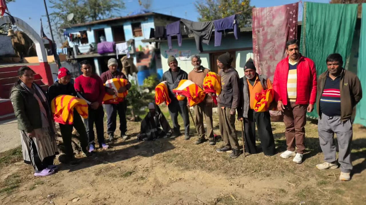 चंपावत: रेड क्रॉस ने गांव-गांव पहुंचकर स्वास्थ्य जागरूकता अभियान चलाया