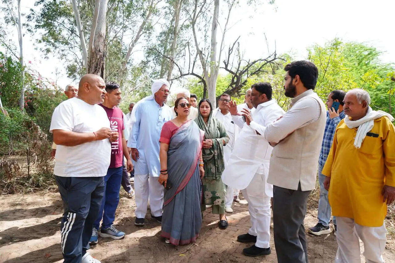 स्थायी समिति अध्यक्ष सत्या शर्मा ने नरेला जोन का किया निरीक्षण, स्वास्थ्य व शिक्षा से जुड़े ढांचे को मजबूत करने के निर्देश