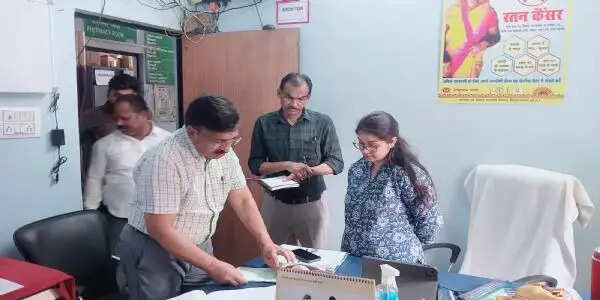 सीएमएचओ डॉ. एस.एन. केशरी ने शहरी आयुष्मान आरोग्य मंदिरों का किया औचक निरीक्षण