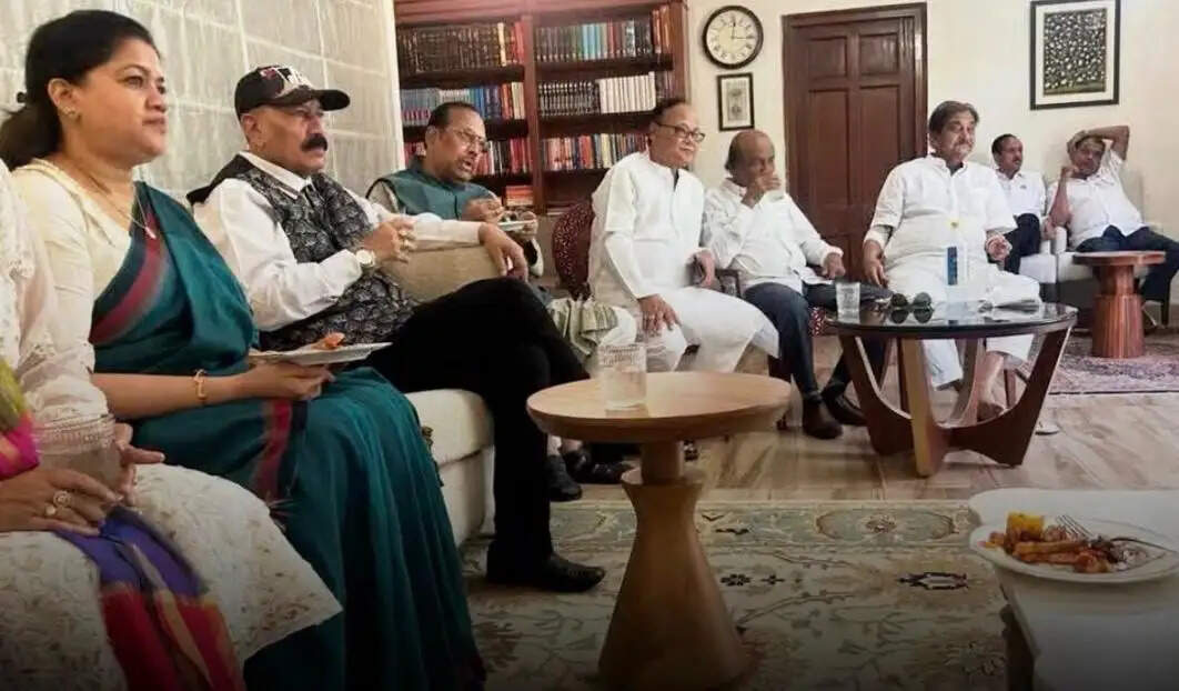 टीएमसी में टूट की अटकलें तेज, भूपेंद्र यादव के आवास पर पहुंचे सुखेंदु शेखर सहित 14 सांसद